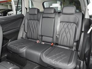 <span class=keywords><strong>VW</strong></span> <span class=keywords><strong>Tiguan</strong></span> L (Facelift) <span class=keywords><strong>2023</strong></span>, SUV 330TSI Turbo Automático 2WD <span class=keywords><strong>R</strong></span>-<span class=keywords><strong>Line</strong></span> Edición Yuexiang, Asientos de Cuero, Techo Panorámico, LED - Product Image 5