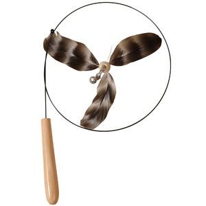 Nuevo juguete extra largo para gatos, varita con plumas, varita con campana de alambre de acero, varita con plumas para provocar a los gatos, caña de pescar flexible para gatos - Product Image 5