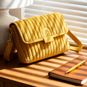 Bolso Bandolera Acolchado de Ante Amarillo de Moda 2025, Estilo Retro Minimalista, Moda Femenina para Combinar con Atuendos Casuales Diarios - Product Image 1