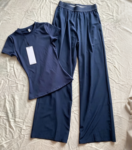 Set Yoga Casual da Donna di Lusso Personalizzato AIL Estivo, Slim Fit, Maniche Corte, Pantaloni a Gamba Larga, Traspirante e Confortevole - Product Image 2