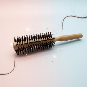 <span class=keywords><strong>Brosse</strong></span> à cheveux ronde en poils de sanglier pour le coiffage, le séchage <span class=keywords><strong>et</strong></span> le volume - Ajoute brillance <span class=keywords><strong>et</strong></span> lisité à tous les types de cheveux - Product Image 6