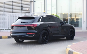 Audi Q8 E-Tron SUV électrique 2024 - Product Image 3