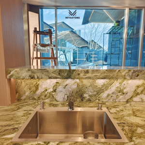 Dalle de panneau mural en marbre naturel pour meubles d'extérieur Bancs de jardin Comptoirs de bar au bord de la piscine Tables de patio Caractéristiques paysagères - Product Image 1