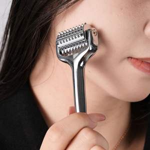 Derms thérapeutiques <span class=keywords><strong>Micro</strong></span> aiguilles nouveau Design visage rouleau bâton visage masseur des yeux en métal votre propre marque dans une boîte cadeau - Product Image 4