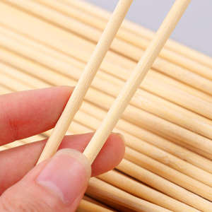 Brochetas de Carbón de Bambú Redondas de 20 cm, Ultra Gruesas de 4 mm, con Mango Largo, Ecológicas y Resistentes, para <span class=keywords><strong>Kebab</strong></span> de Cordero Marinado - Product Image 3