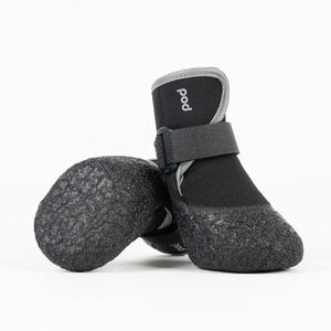 Bottes d'hiver classiques en néoprène pour chien, chaussures imperméables avec bandes réfléchissantes et semelle antidérapante robuste - Product Image 1