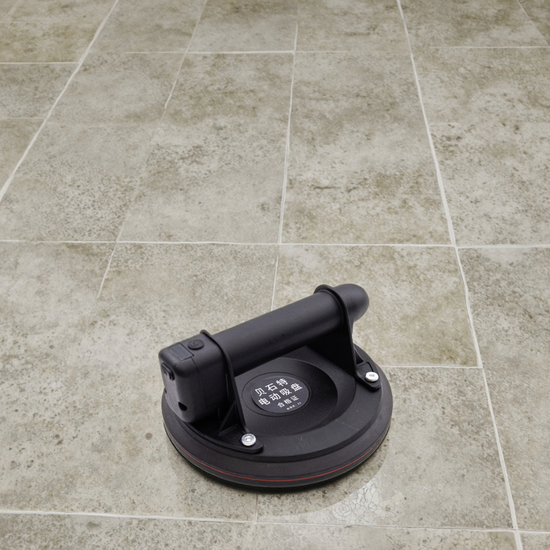 Rechargeable Vacuum Glass Sucker 180kg Load