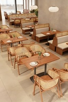 Set di Tavoli e Sedie per Ristoranti e Caffetterie in Legno Moderno, Produzione OEM ODM all'Ingrosso