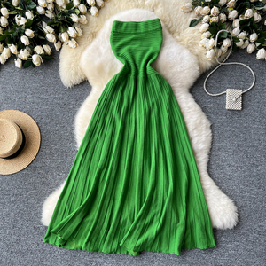 emerald green dress off shoulder Petal and Pup Women's Adair Off Shoulder Maxi Dress main image 1