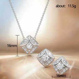 Set di collana e orecchini con zirconi geometrici a forma di rombo per donna, gioielli semplici e alla moda - Product Image 5
