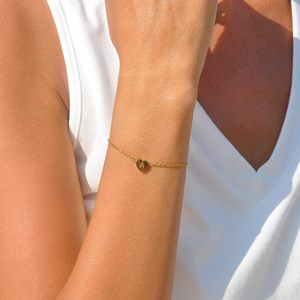 Nouveau Bracelet Personnalisé 2026 en Acier Inoxydable Plaqué Or avec Petit Cœur et Monogramme Alphabet Arabe – Cadeau d'Anniversaire - Product Image 4
