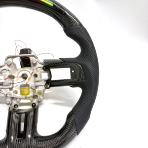 พวงมาลัยคาร์บอนไฟเบอร์ LED สำหรับรถฟอร์ด มัสแตง จีที วี6 อีโคบูสต์ เชลบี จีที350 จีที500 ปี 2015 2016 2017 2018 2019 2020 2021 2022 2023 - Product Image 4