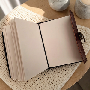 Diario de viaje de cuero genuino A6, mini diario de regalo hecho a mano con borde deshilachado, encuadernación térmica, cuaderno de bocetos con correa estilo antiguo, 100 hojas de papel de piedra - Product Image 2