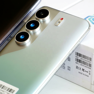 TECNO Original Camon 40 Pro 108MP <b>Camera</b> 7800mAh 7.3-inch 16GB+1TB Android 15 60W Charging AMOLED 120Hz 5G Mobile Phone - Product Image 1