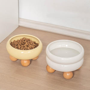 Vente en gros de bol en céramique pour chien et chat bol <span class=keywords><strong>Gulu</strong></span> surélevé en bois bol pour chat en céramique bambou avec support en bois - Product Image 3