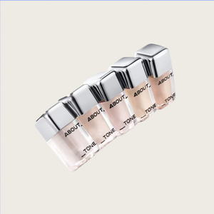 Correcteur liquide haute couvrance, anti-plis, fini naturel, couvrant la couche cutanée, avec formule longue tenue, légère et estompable - Product Image 5