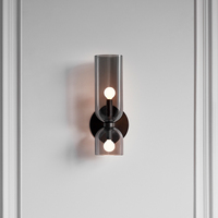 Lampe de chevet design moderne à double tête LED pour couloir Applique murale créative en verre pour chambre à coucher et salon Application droite