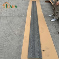 Planches de terrasse en composite WPC solides, revêtement de sol extérieur durable pour hôtels, complexes hôteliers et aménagements commerciaux