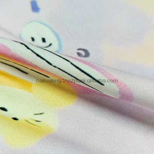 Tissu de pyjama haut de gamme 120gsm 153cm doux soyeux soie latine mignon beaux modèles OEM ODM approvisionnement - Product Image 1