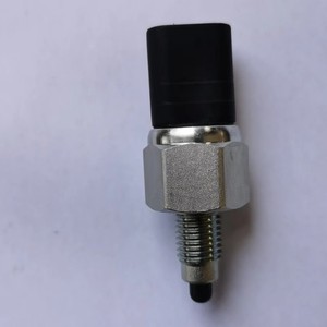 Interruptor de luz de reversa Roewe 350 10021705 para reemplazo de luz de freno - Product Image 2