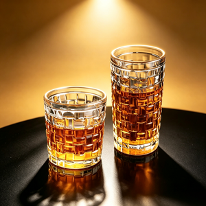 Bicchiere in Vetro con Motivo Intrecciato Moderno, Stile Nordico Minimalista, per <span class=keywords><strong>Acqua</strong></span> <span class=keywords><strong>e</strong></span> Succhi - Product Image 3