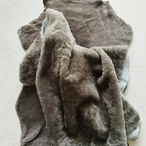 Cuero de Oveja Genuino Australiano IRWOODS, Hecho a Medida, a Granel, Calidad Superior, Blanco Natural/Teñible, para Zapatos, Prendas, Guantes y Cuellos - Product Image 3