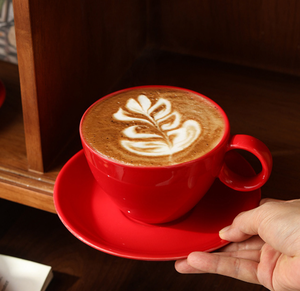 Juego de Taza y Platillo de Porcelana Roja Clásica, Ecológico, Apto para Lavavajillas, Taza de Café Espresso Italiana, Función Latte Art, Personalizable - Product Image 6