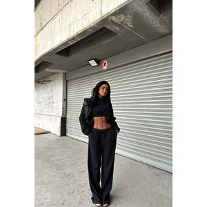 Pantalones de Traje Negros para Mujer - Product Image 1