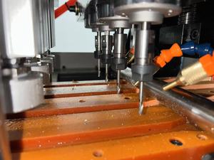 Ultra-Hoge Efficiëntie Cnc Draaibank Aluminium Deksel Boor En Snijmachine Voor Raam Deur Maken Arbeidskostenbesparing In Werkplaats - Product Image 6