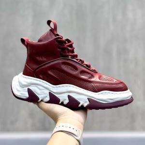 รองเท้าสเก็ตบอร์ดสำหรับผู้ชาย รุ่นหุ้มข้อสูง พื้นหนา หนังแฟชั่นใหม่ สไตล์ลำลอง - Product Image 1