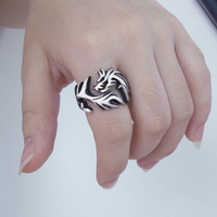 OEM & ODM Bague en Acier Inoxydable Dragon Ethnique Argent Tendance Style Incrustation Ouverture Large Index Doigt pour Hommes et Femmes Couples