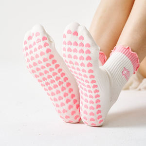 Chaussettes de yoga à volants antidérapantes, idéales pour le ballet, le fitness, la broderie et le Pilates - Product Image 2