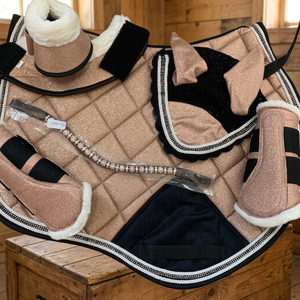 ชุดอุปกรณ์ขี่ม้า BRAND ZONE Glitter Saddle Pad ครบชุด ประกอบด้วย แผ่นรองอาน แปรงขัดอาน รองขา รองขาแบบมีกระดิ่ง ผ้าคลุมกันแมลง และสายคาดหน้าผากเข้าชุด - Product Image 2