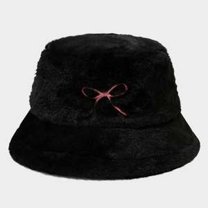 Chapeau Bob en Peluche Brodé Nœud Papillon Tendance pour Femme, Idéal Automne Hiver et Extérieur - Product Image 6