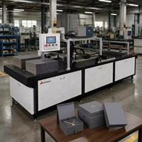 Machine d'assemblage de boîtes cadeaux semi-automatique avec pulvérisateur de colle automatique pour l'emballage de boîtes de livres reliés
