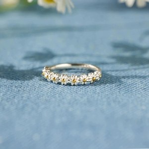 RFJEWEL Anello Margherita Placcato Oro 18K in Stile Coreano per Occasioni Speciali da Donna - Product Image 2
