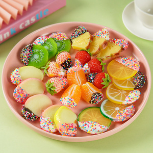 Modèles de fruits simulés (orange, citron, pomme, fraise) - pendentif créatif pour sac à dos d'écolier - Product Image 1