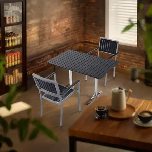 Penjualan laris Set furnitur taman desain Modern kualitas tinggi meja kayu plastik aluminium tahan air dan kursi untuk taman Ga