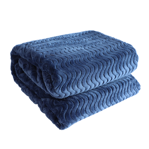 Manta de Lana Jacquard con Diseño de Tartán, Súper Suave, 100% Poliéster, Tejida en Estilo Liso, Tamaño para Viaje, Hecha en India por Avior - Product Image 1