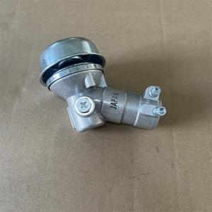 Pièces détachées professionnelles pour machines de jardin - Boîtier d'engrenages pour débroussailleuse C230 24X4T avec vis de remplacement - Product Image 3