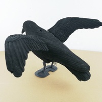 Répulsif pour oiseaux en forme de corbeau en plastique avec crochet
