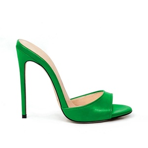 Scarpe da <span class=keywords><strong>donna</strong></span> colorate alla moda ed <span class=keywords><strong>eleganti</strong></span> per le feste: <span class=keywords><strong>Slip</strong></span>-<span class=keywords><strong>on</strong></span>, comode, traspiranti e con tacchi alti sottili. - Product Image 6