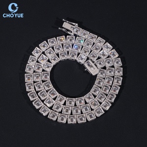 สร้อยคอโมอิสซาไนต์ทรง Asscher Cut เงินแท้ 925 ชุบโรเดียม ดีไซน์หรูหราสำหรับทุกเพศ เหมาะสำหรับงานปาร์ตี้ - Product Image 6