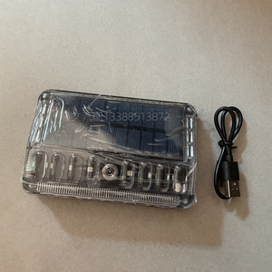 Luz Intermitente de Advertencia Solar LED con Montaje Magnético, Carga USB, Luz Trasera para Automóvil, IP65 Impermeable, Dispositivo de Seguridad Vial - Product Image 1