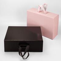 Boîte d'emballage de bijoux en papier de luxe en forme de livre personnalisée petite boîte cadeau magnétique avec ruban