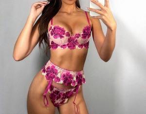 Nouvel ensemble de lingerie amusant en trois pièces, broderie de grandes fleurs et de feuilles, nouvelle année, lingerie amusante, jarretelles - Product Image 3