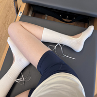 Chaussettes longues de sport pour femmes en Spandex/Nylon/Coton, respirantes, anti-bactériennes, avec pompon, pour Yoga, Pilates et Fitness, collection automne
