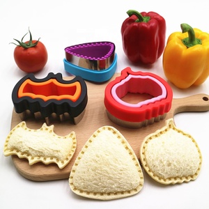 Moules à biscuits Sandwich Decruster pour enfants, citrouille et <span class=keywords><strong>chauve</strong></span>-<span class=keywords><strong>souris</strong></span> - Product Image 1