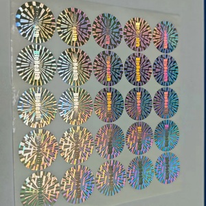 Rouleau d'étiquettes rondes personnalisées en argent holographique à gratter pour la création de cartes de récompense surprise pour bougies - Product Image 1