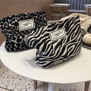 Coreano Moda Leopardo Zebra Maquiagem <span class=keywords><strong>Bag</strong></span> Toilet <span class=keywords><strong>Bag</strong></span> Bolsa Feminina Conveniente Saco De Armazenamento De Grande Capacidade - Product Image 1